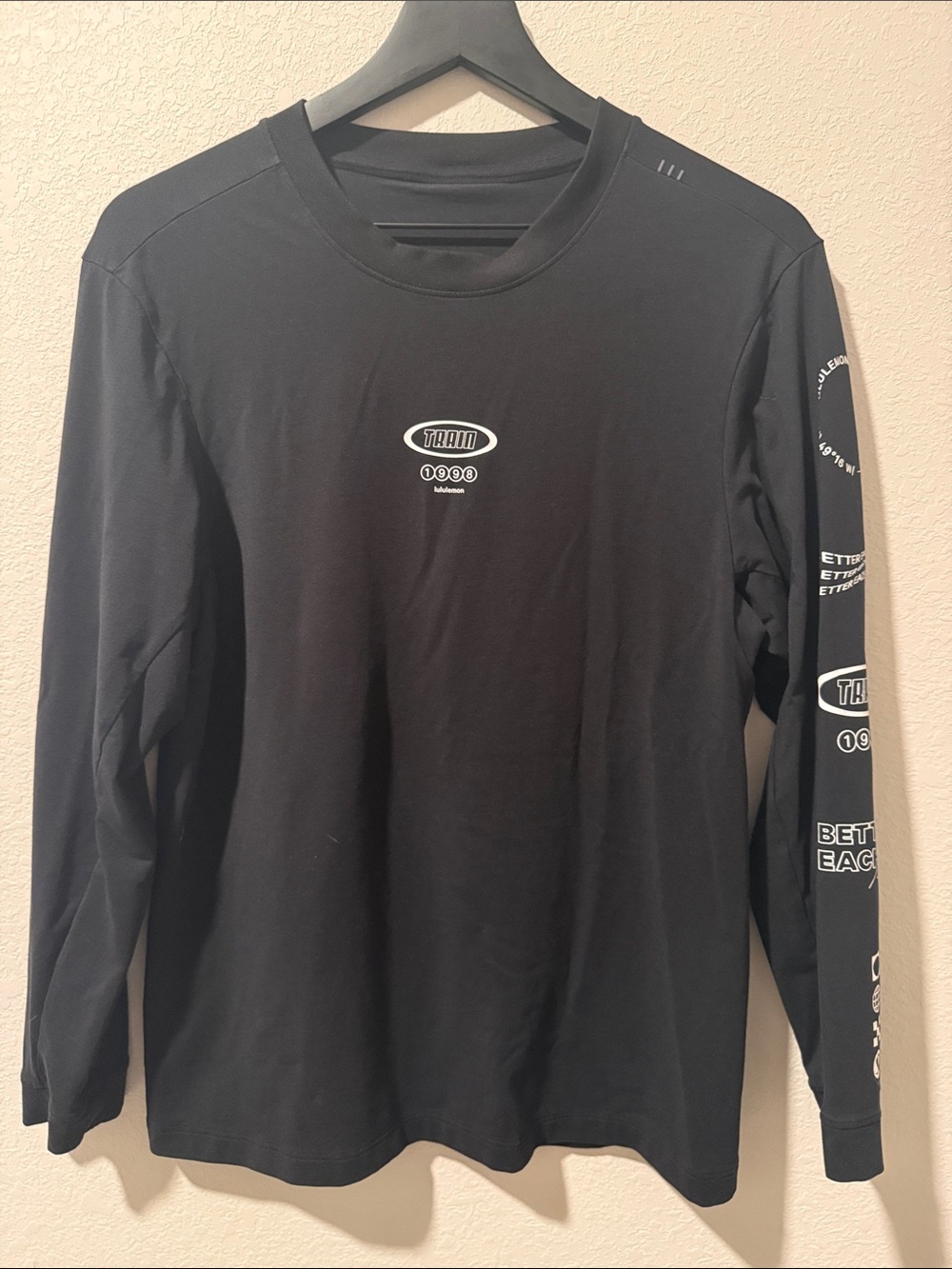 lululemon athletica Black Long Sleeve Train Tee